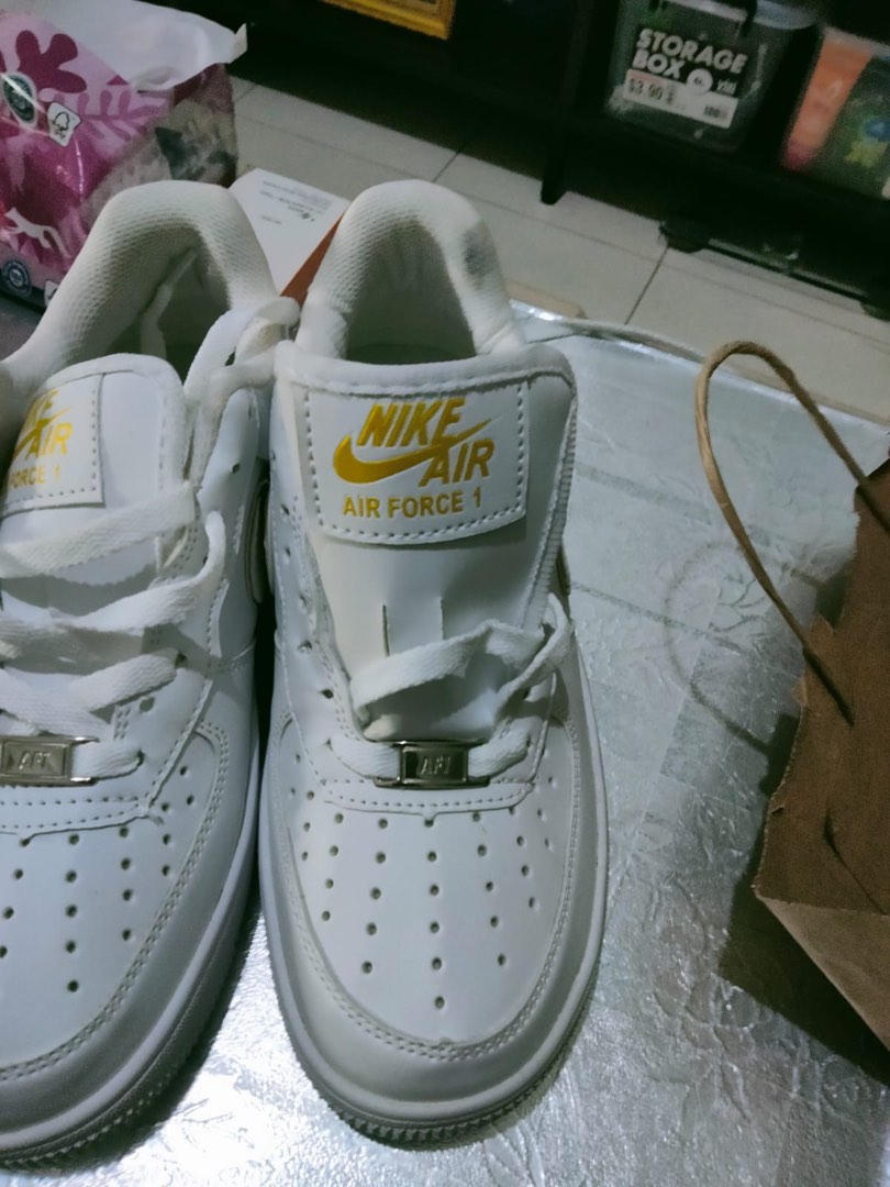 Air force 1 online 7 yellow swoosh