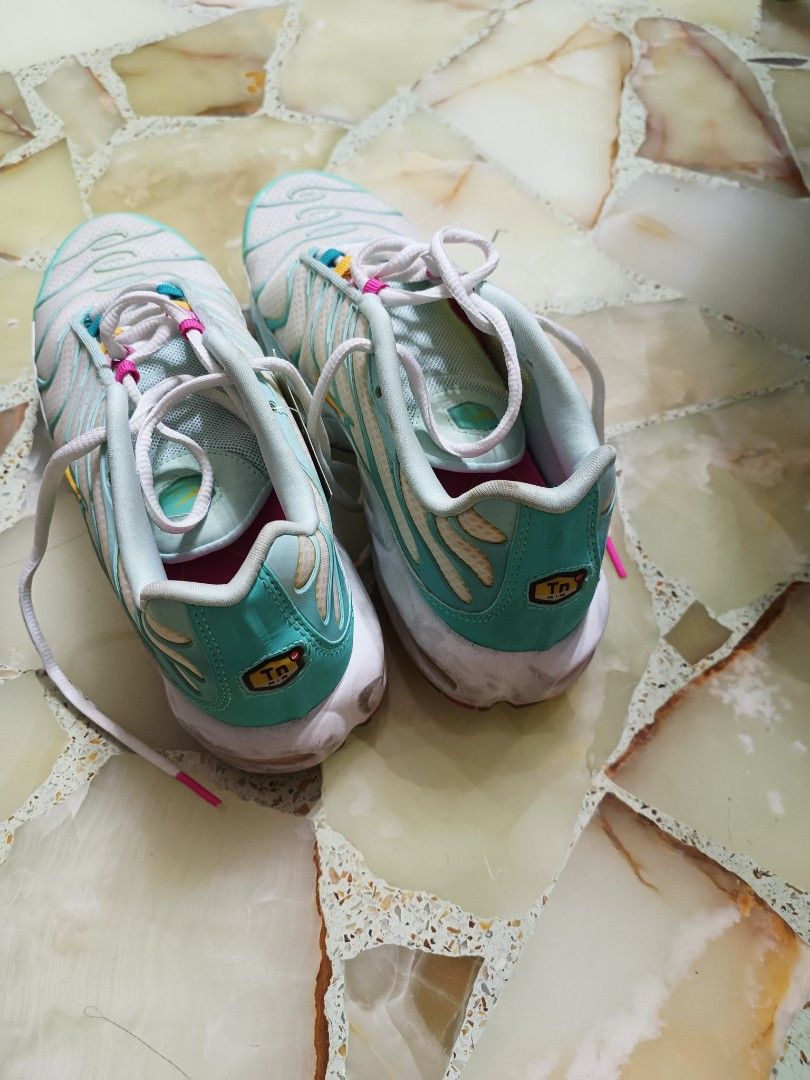 Nike cotton candy shoes hot sale