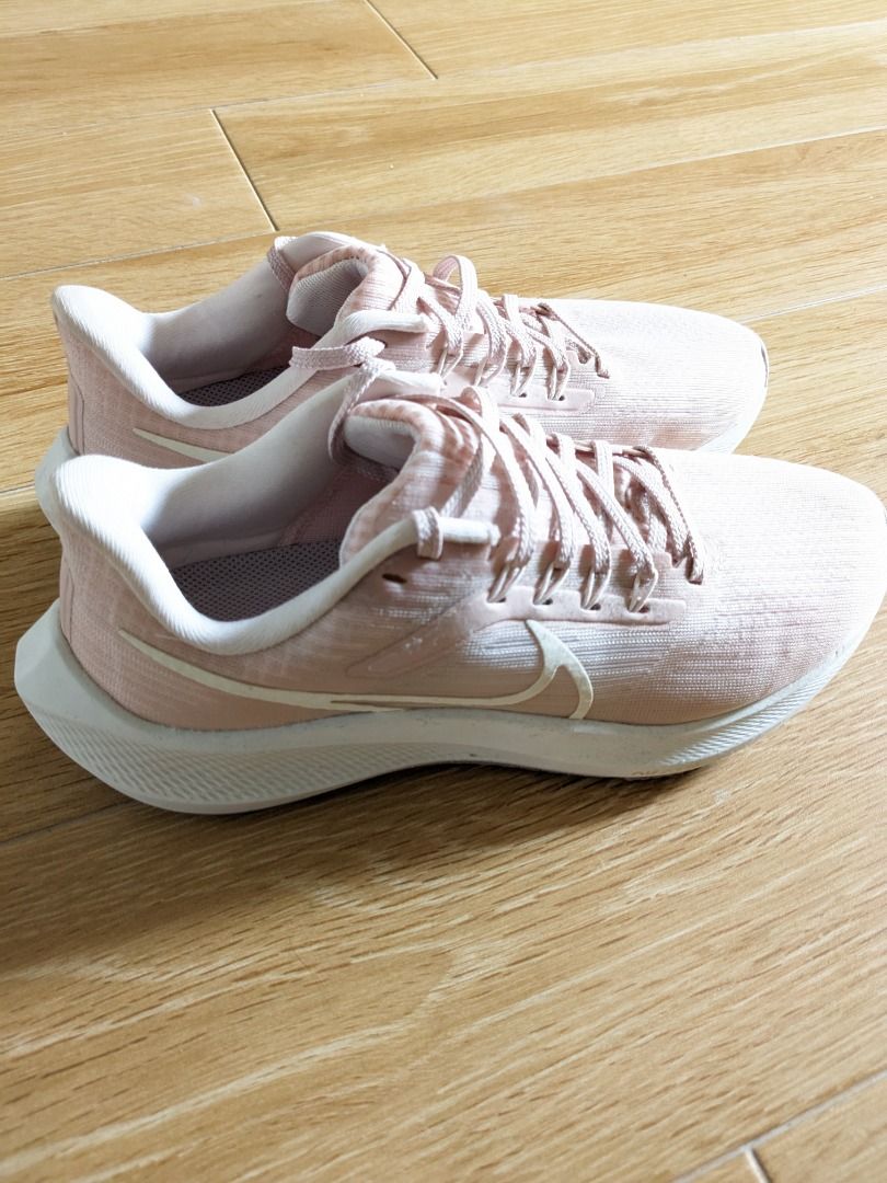 Nike 39 us size top
