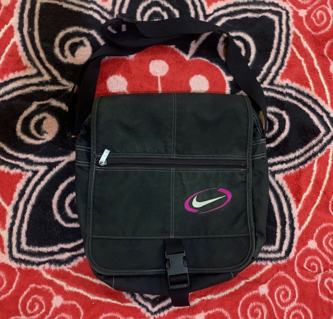 Nike vintage hot sale sling bag