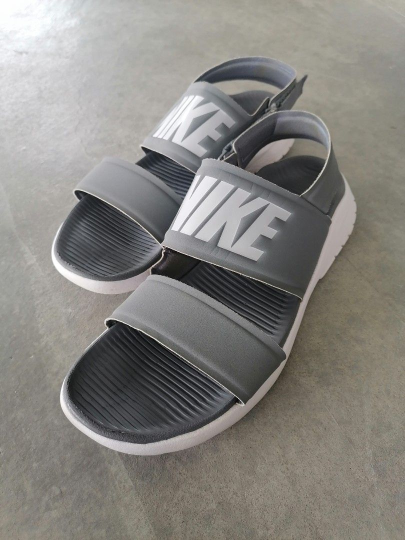 Nike tanjun sandals discount grey