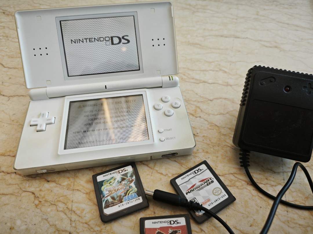 Nintendo ds lite任天堂+3張遊戲咭, 電子遊戲, 電子遊戲機