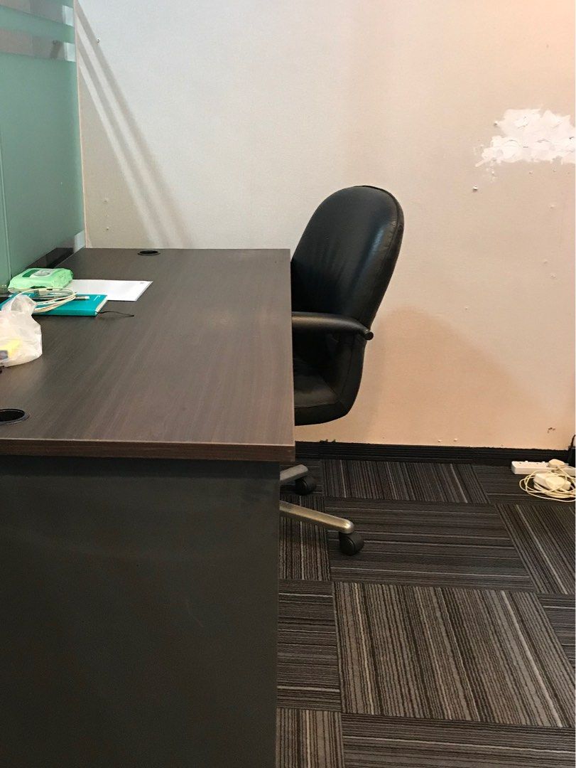 Computer table and best sale chair on rent