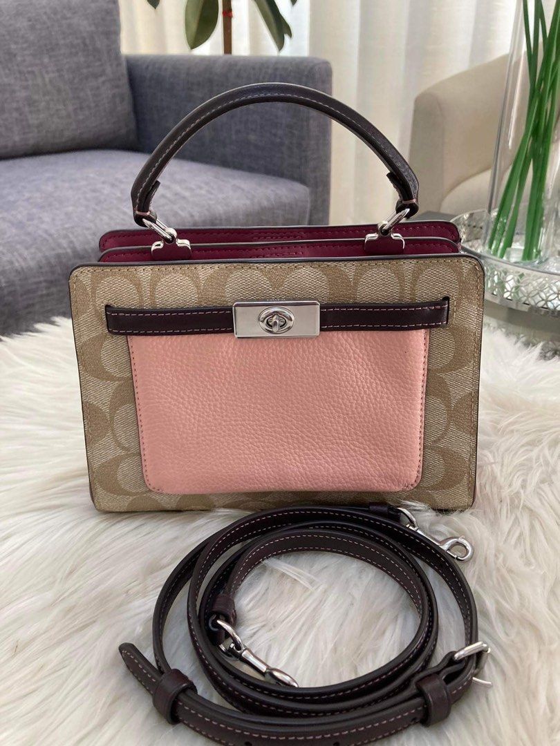 💯ORIGINAL COACH MINI LANE PINK MULTI (Category: Luxury Bags & Wallets) located in Quezon City. Submitted by ashongsstore (Listing ID 1264403254, Image 1). Description: 🐎C0AÇH COLLECTION 🐎 🇵🇭ONHAND🇵🇭 ‼️Please look at our pictures as that is exactly what you are purchasing‼️ 💯GUARANTEED ORIGINAL AND AUTHENTIC or TRIPLE YOUR MONEY BACK! Not REPLICA, OEM, TOP GRADE QUALITY, AUTHENTIC QUALITY or Any other Terms to DENOTE FAKE! 😎 . . . Disclai
