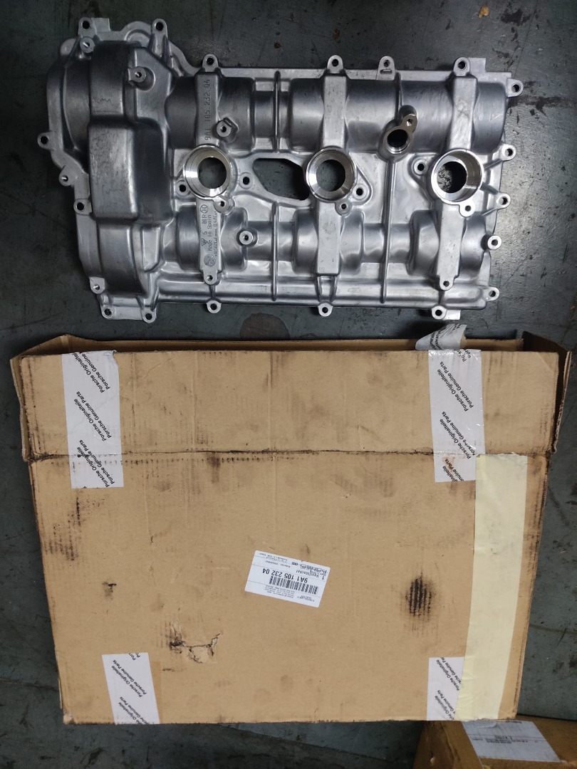 Porsche Valve Cover Right 9A110523204, Car Accessories, Accessories on