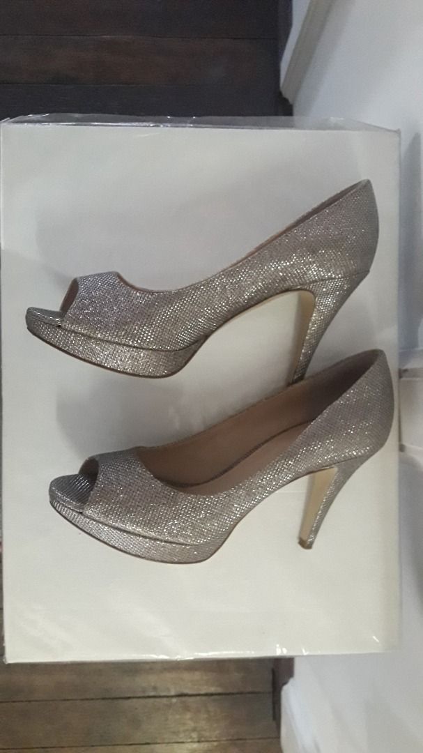 Preloved Size 9 Enzo Angiolini bedazzled silver high heels 4