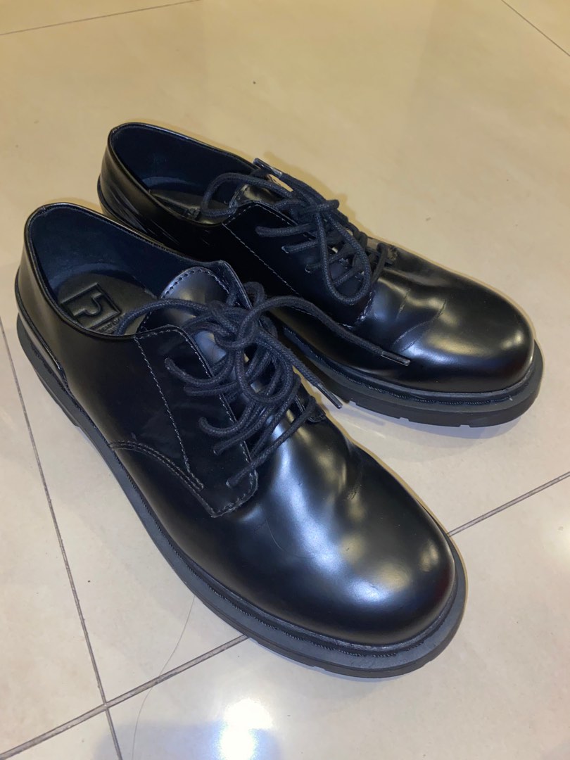 Derby pull store and bear