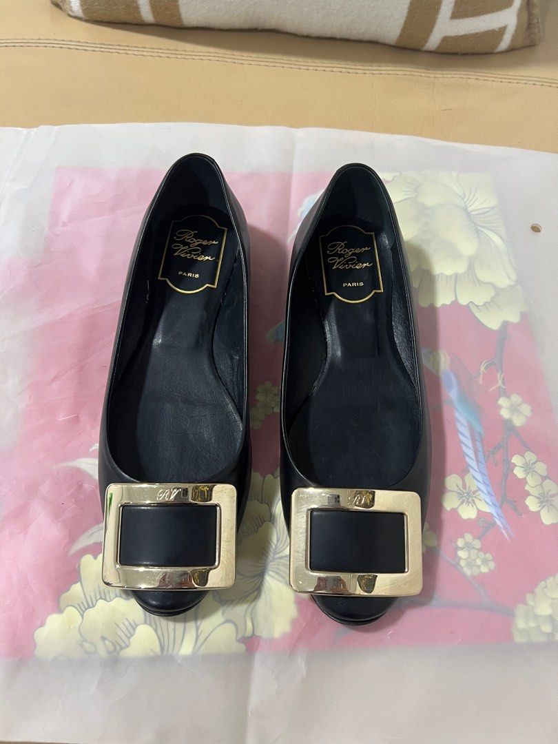 Roger vivier flat shoes sale