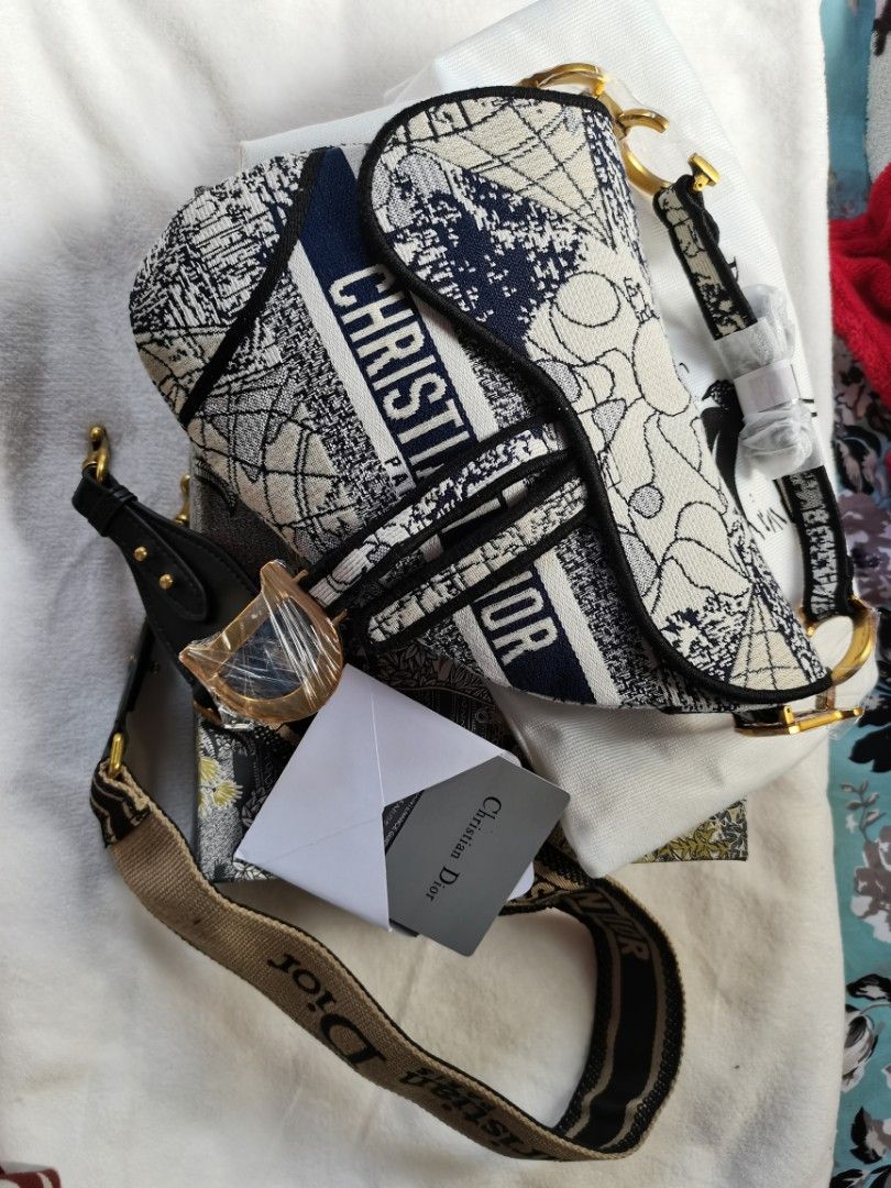 Sadle dior (Category: Luxury Bags & Wallets) located in Naga. Submitted by malditatak (Listing ID 1221048747, Image 3). Description: Pm for details 3500 plus sf.
