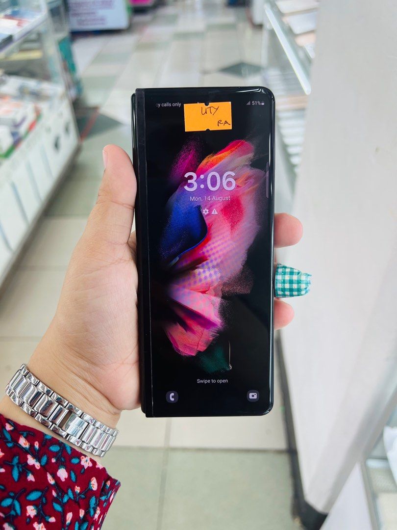 Samsung Zfold 3 (Category: Samsung) located in San Juan City. Submitted by javedsgadgetshop (Listing ID 1264408306, Image 2). Description: OPEN FOR INSTALLMENT VIA CREDIT CARD/GGIVES & SWAP/TRADE-IN! WE BUY AND SELL ( ANYKINDS OF UNIT BINIBILI PO NAMIN)! PTPA : Padelete po f bawal Read ❗️Onhand ‼️ Samsung Fold 3 •256gb •NTC Variant •Good batt health •Factory Unlock •95% Smoothness •No hidden issue | No Repaired •100% Authentic | Not Refurbished •