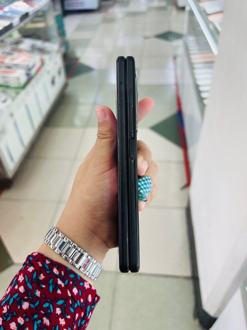 Samsung Zfold 3 (Category: Samsung) located in San Juan City. Submitted by javedsgadgetshop (Listing ID 1264408306, Image 3). Description: OPEN FOR INSTALLMENT VIA CREDIT CARD/GGIVES & SWAP/TRADE-IN! WE BUY AND SELL ( ANYKINDS OF UNIT BINIBILI PO NAMIN)! PTPA : Padelete po f bawal Read ❗️Onhand ‼️ Samsung Fold 3 •256gb •NTC Variant •Good batt health •Factory Unlock •95% Smoothness •No hidden issue | No Repaired •100% Authentic | Not Refurbished •