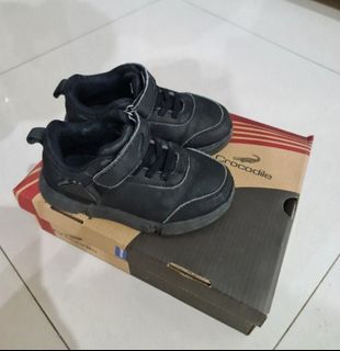 Sepatu anak Crocodile