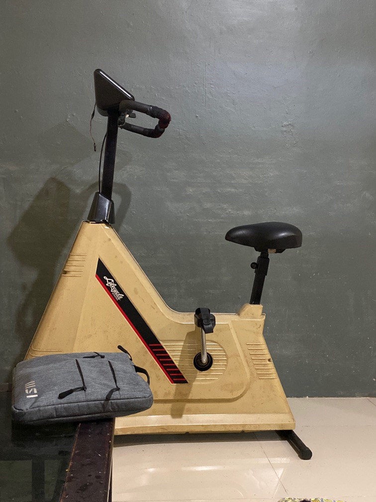 Sepeda Statis Life Fitness Life Cycle 5500