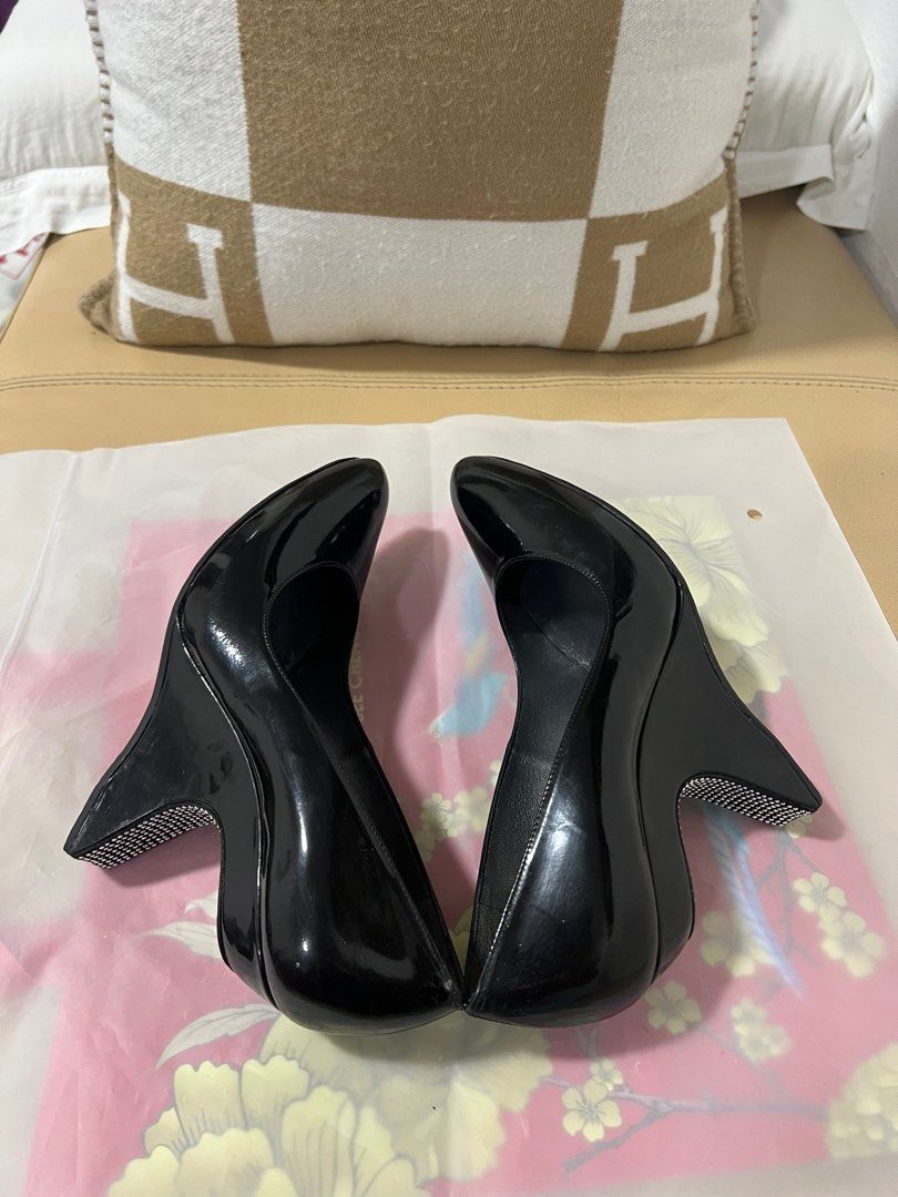 Weitzman shoes hotsell