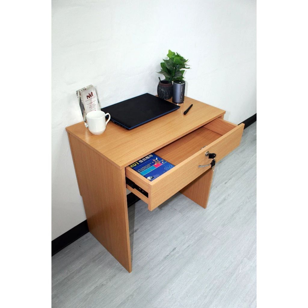 Computer table store below 3000