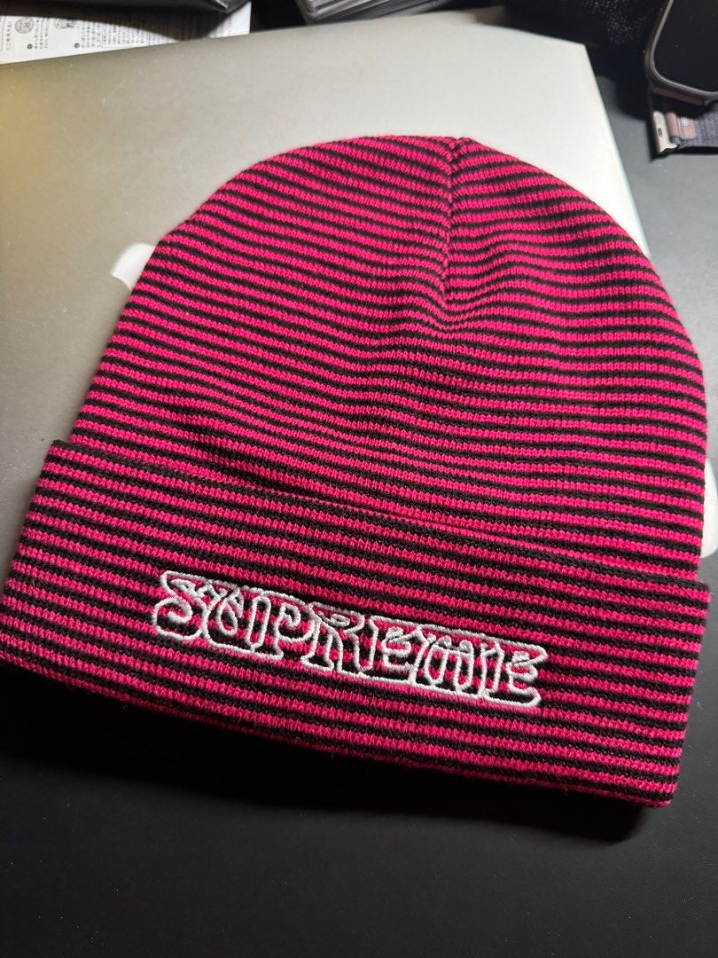 Black and red supreme beanie on sale