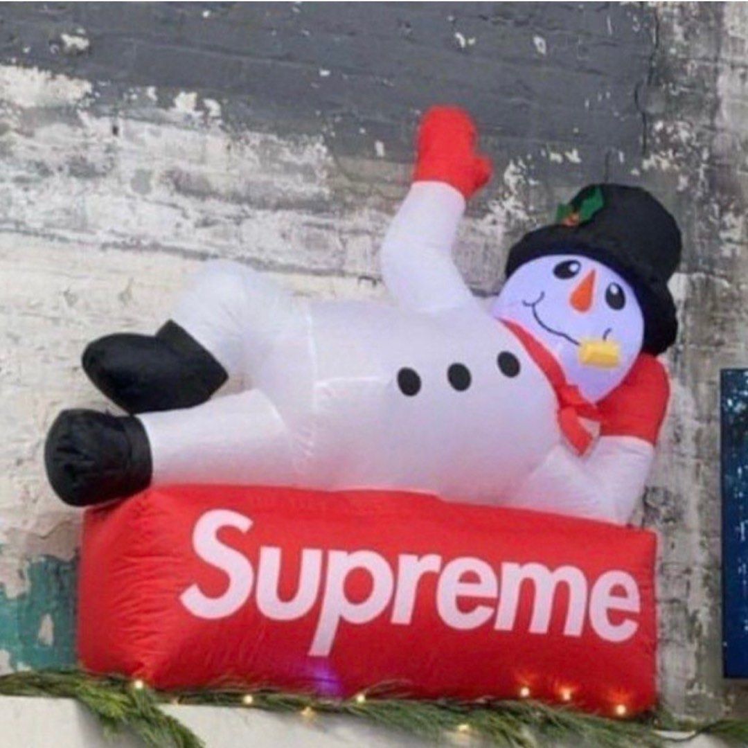 Supreme inflatable snowman with lighting FW 22 New York, Furniture