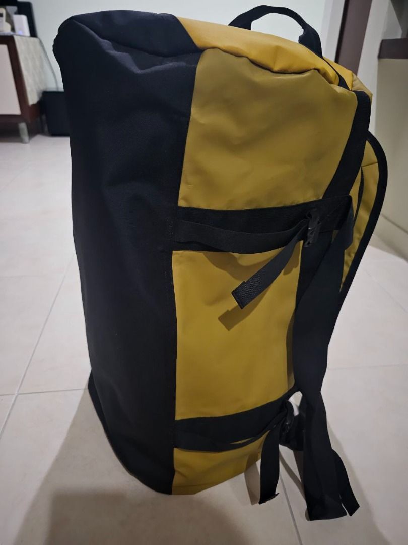 Open for nego The North Face the golden state Base Camp Duffel