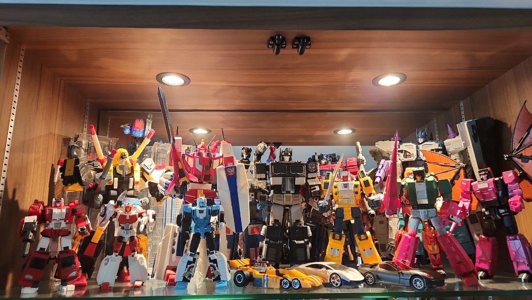 Transformers (Category: Toy Figures) located in Singapore. Submitted by mervinzeng (Listing ID 1264315482, Image 5). Description: my loss your gaikn. priced to clear.