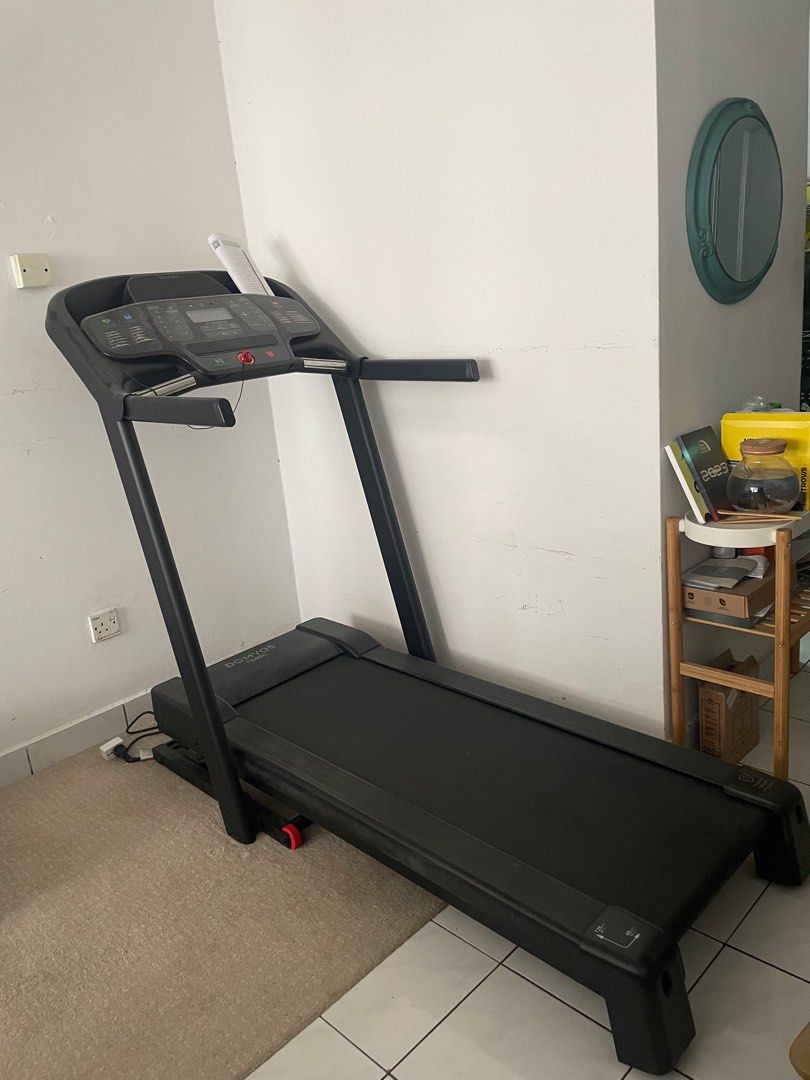 Treadmill Decathlon T540C, Sports Equipment, Exercise & Fitness, Cardio