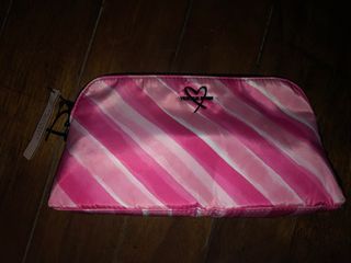 (Category: ) located in . Submitted by decluttering.princess (Listing ID 1264284459, Image 1). Description: .