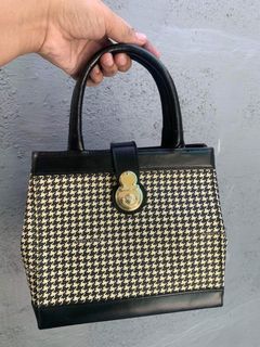 (Category: ) located in . Submitted by retrobags (Listing ID 1264295204, Image 1). Description: .