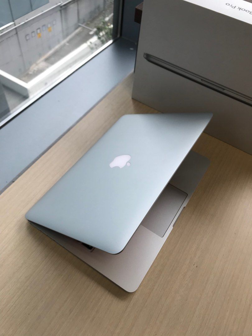 Apple Macbook Pro 13-inch Retina 2015 Model laptop A1502 Intel