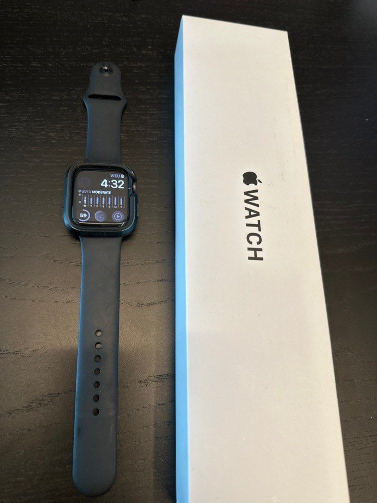 Apple watch 4 space grey cheap aluminium case with black sport band