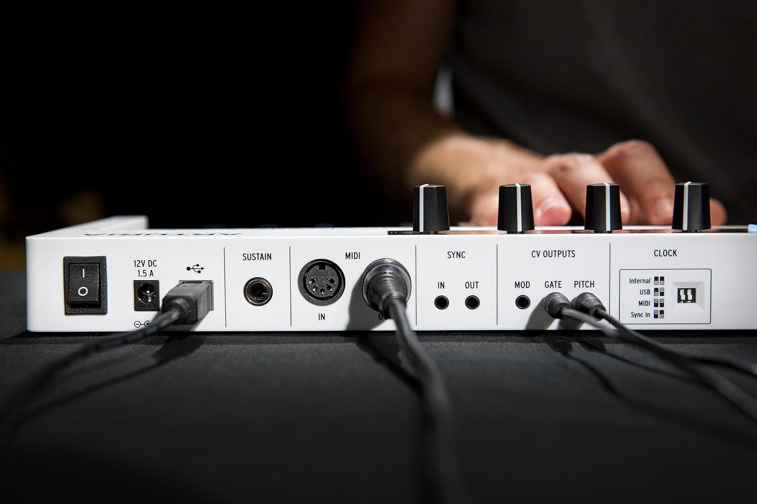 Arturia KeyStep 37 Controller & Sequencer USB/MIDI/CV Keyboard ...