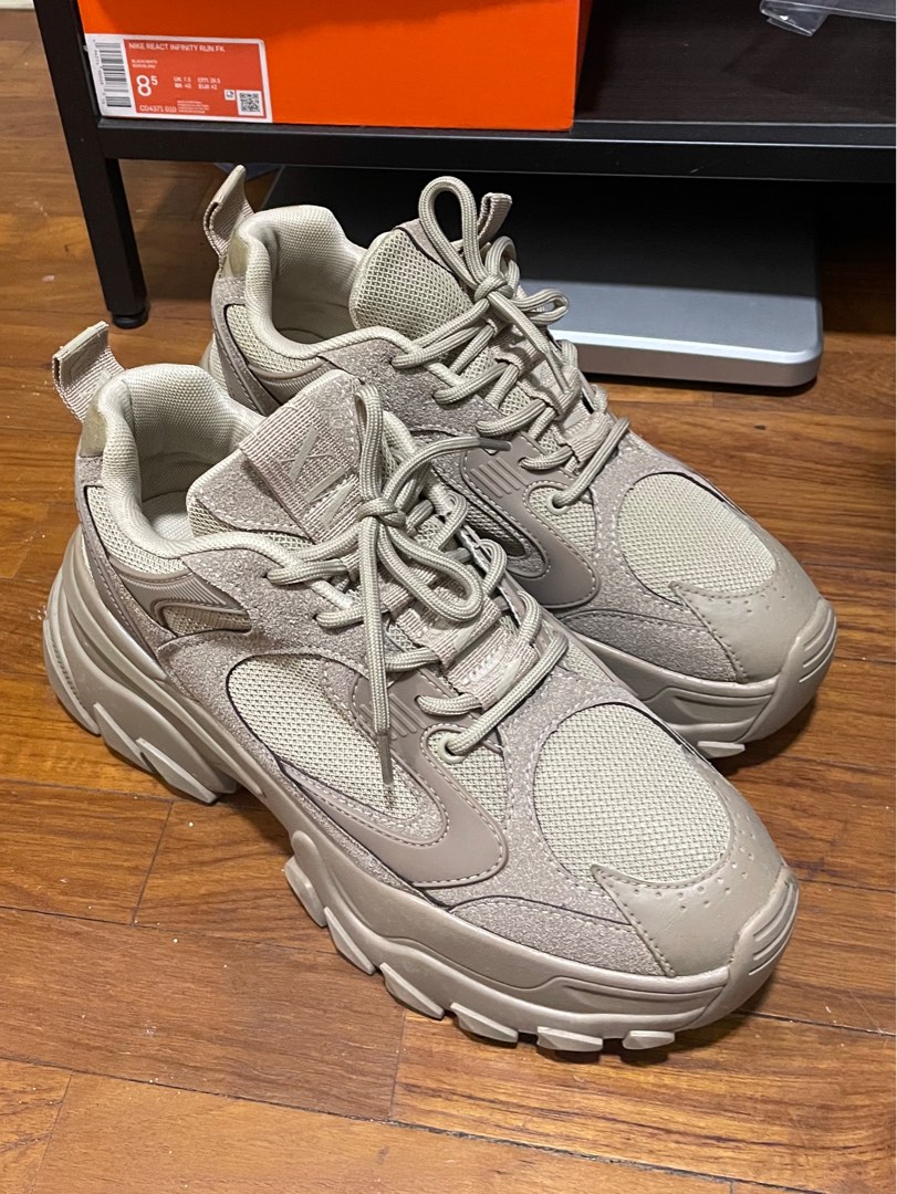 Chunky trainers nike hotsell
