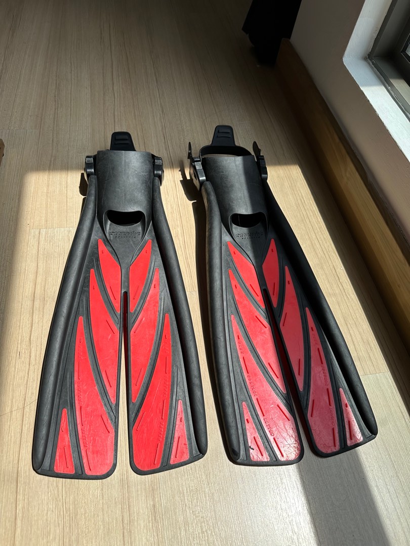 Atomic split fins, Sports Equipment, Other Sports Equipment and