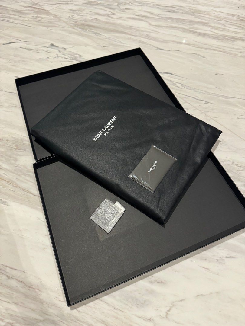 Authentic Yves Saint Laurent YSL Busta Petit Maro Document Folder