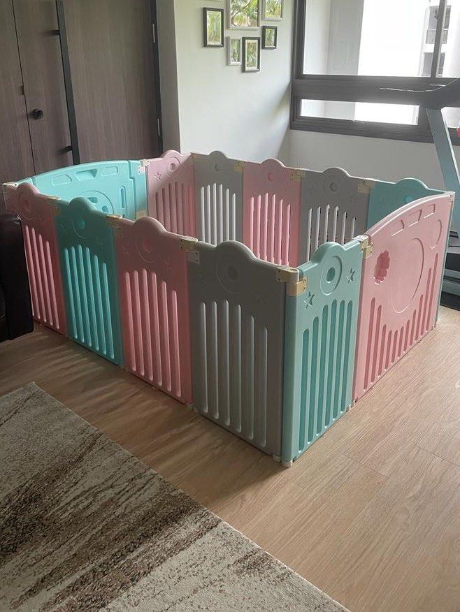 Baby play pen play yard L163cm x W123cm