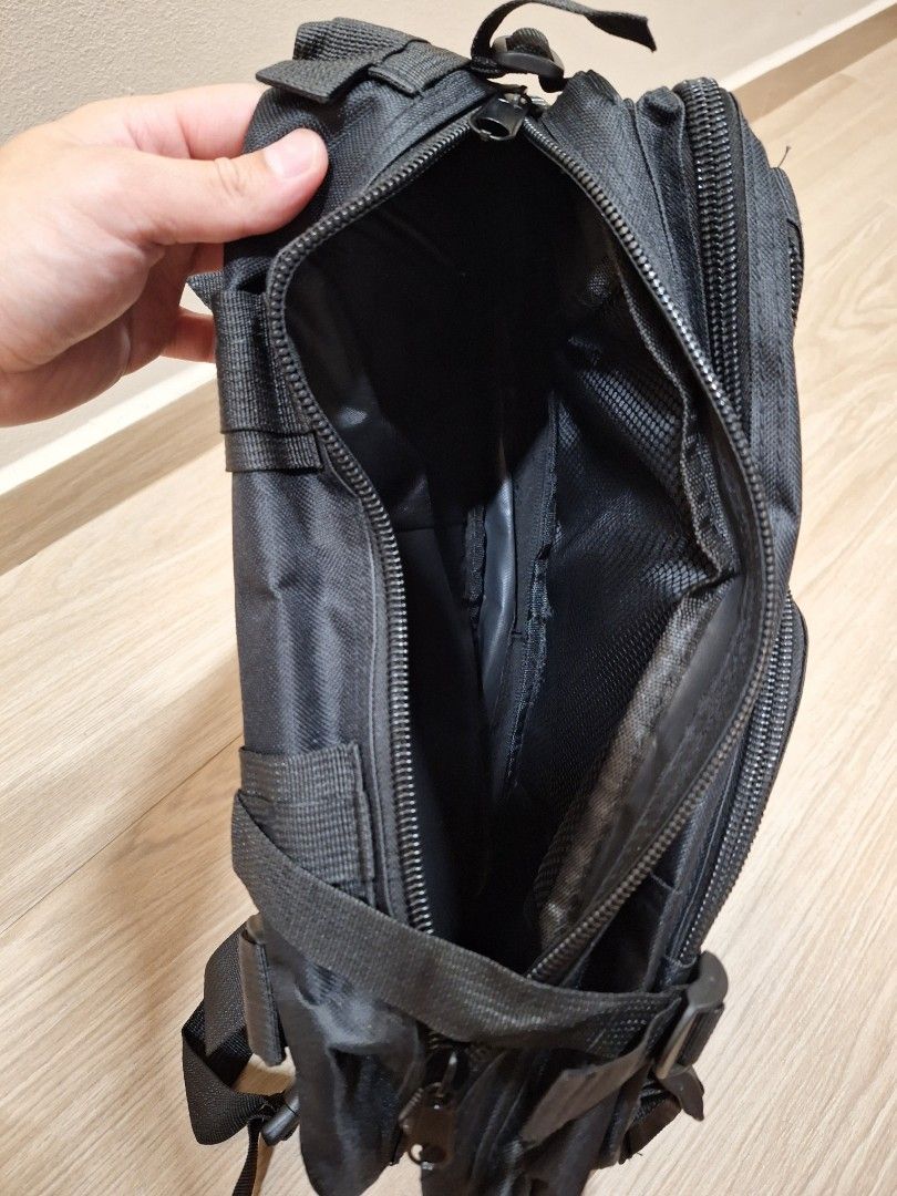 Backpack (Category: Backpacks) located in Singapore. Submitted by feichin (Listing ID 1264445264, Image 5). Description: .