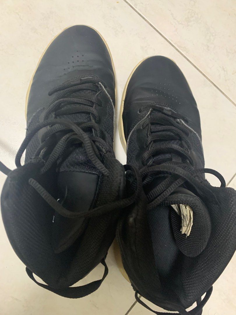 Free basketball shoes outlet