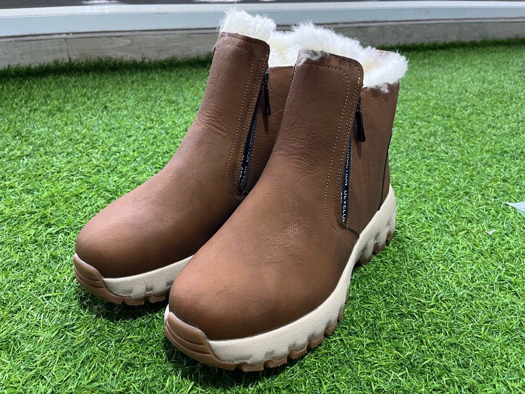 BNIB Winter boots for sale Women s Fashion Footwear Boots on