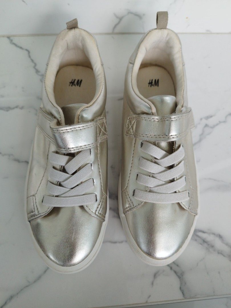 Gold store shoes h&m