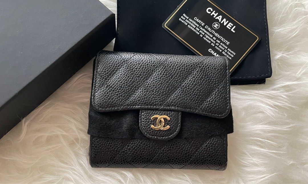 Chanel classic flap wallet caviar gold