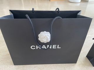 Authentic Chanel Gift Paper Shopping Bag Small White L 9.9 W 7.8 D 2.9