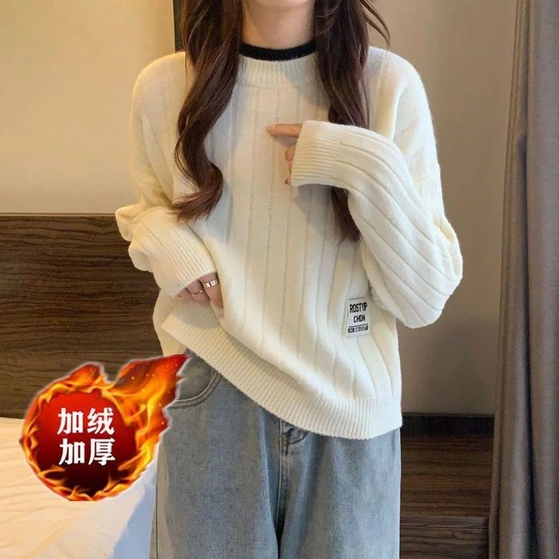 Chic Pullover (Category: Coats, Jackets and Outerwear) located in Singapore. Submitted by ninjagal (Listing ID 1264452202, Image 4). Description: Has a wool-like exterior but the inside is lined with fleece-like material - soft, comfortable and keeps warm!.