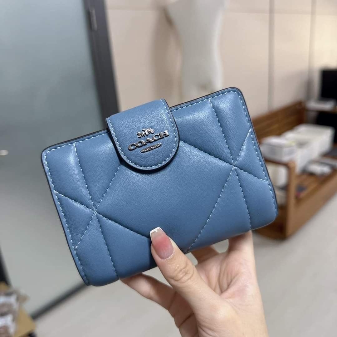 AUTHENTIC COACH MEDIUM CORNER ZIP WALLET IN SIGNATURE CANVAS, Women's  Fashion, Bags & Wallets, Clutches on Carousell