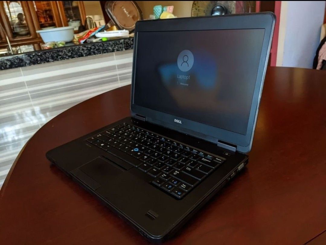 Dell Core i5 with Backlit Keyboard 5G Wifi windows 10 and ms Office
