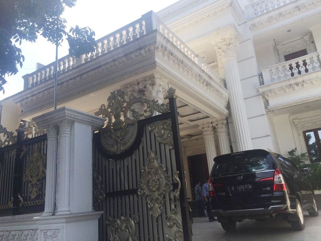 dijual_rumah_mewah_4_lantai_di_1699408163_4669ec4c_progressive