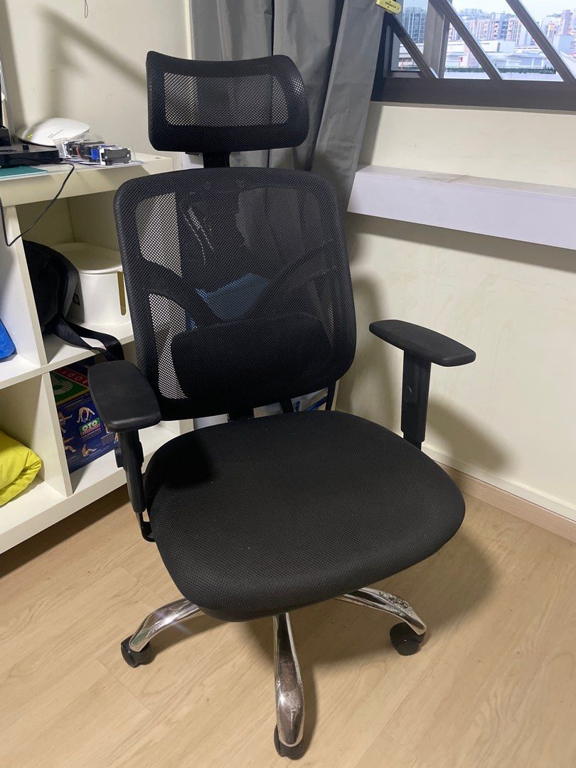 Gravitti high back executive clearance chair with headrest