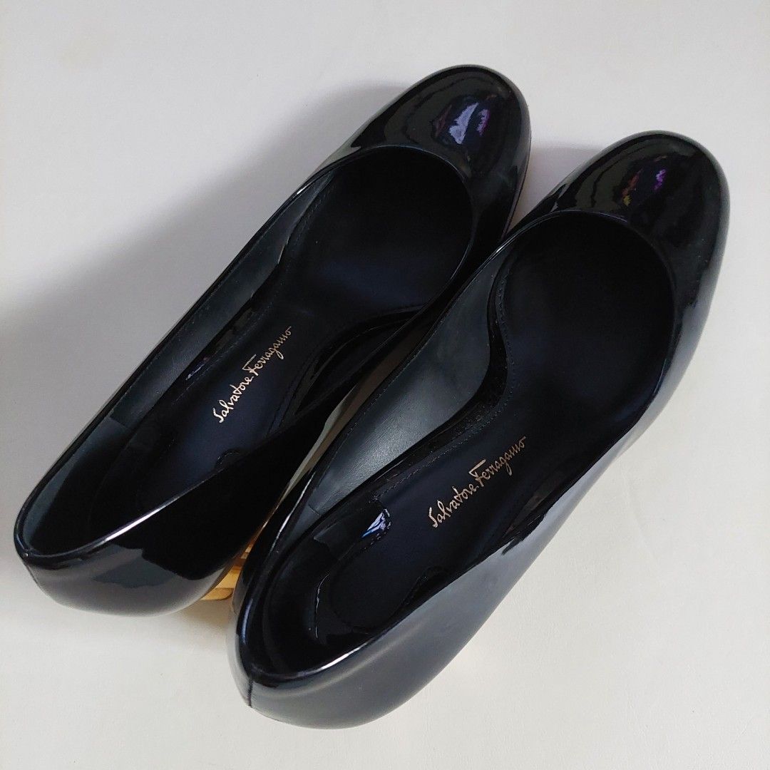 Ferragamo Black Patent Petal Gold Pumps Size 38 Women s Fashion