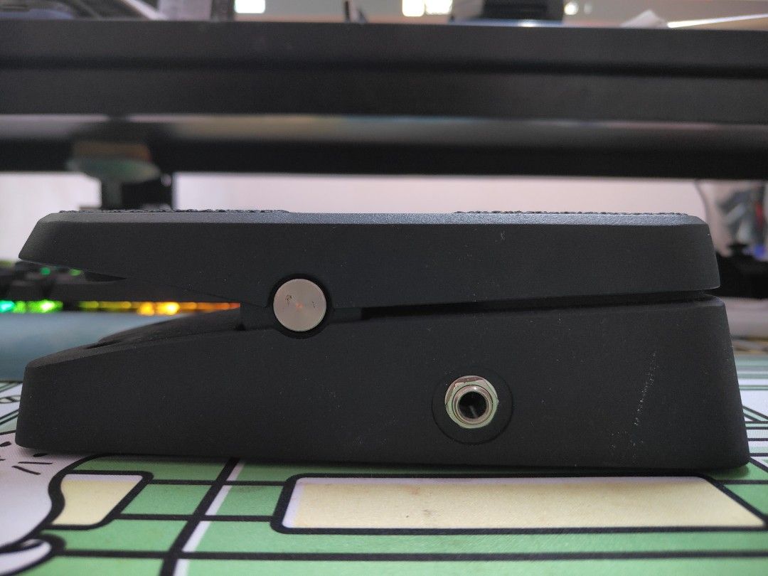 Fractal Audio EV2 Expression & Volume Pedal, Hobbies & Toys, Music