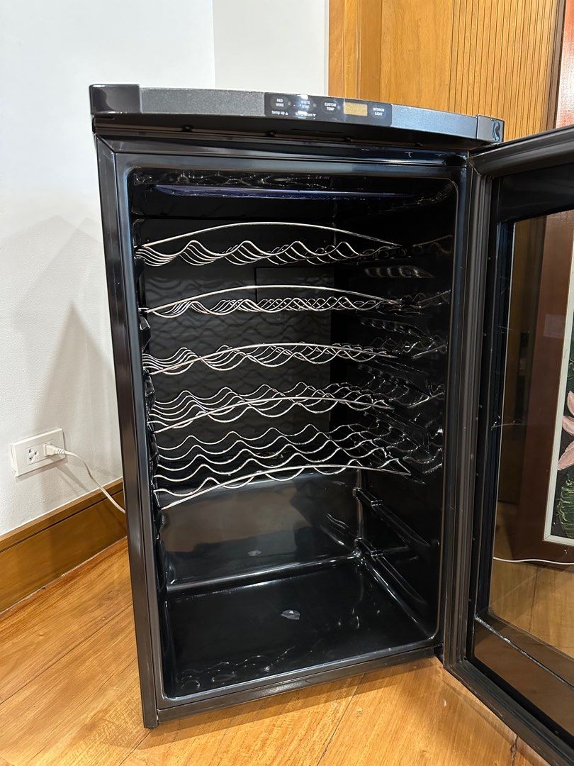 GE Wine Chiller 25 Bottles, TV & Home Appliances, Kitchen Appliances