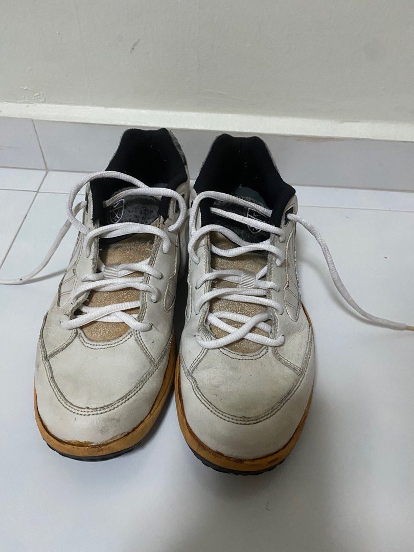 golf shoes
