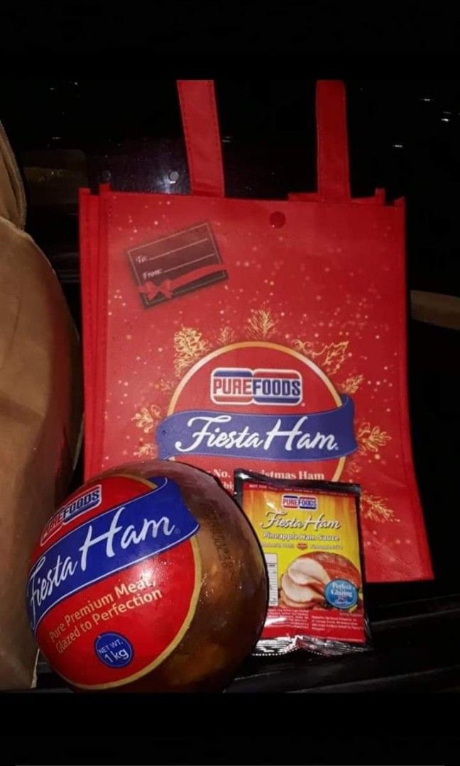 HAM (Category: Gift Baskets & Hampers) located in San Juan City. Submitted by ccmalinao (Listing ID 1264481945, Image 3). Description: Holidays is just around the corner🌲🌲🌲 Start na po tayo... Received final pricing na po from Christmas Ham PM for the price 📍 Purefoods Jamon De Bola - Php400 📍Purefoods Fiesta Ham - Php570 📍 Purefoods Pear-shaped Ham - Php290 📍Swift Noche Buena - Php350 Cut-off of ordering: Nov 15, 2023 Same as last year po