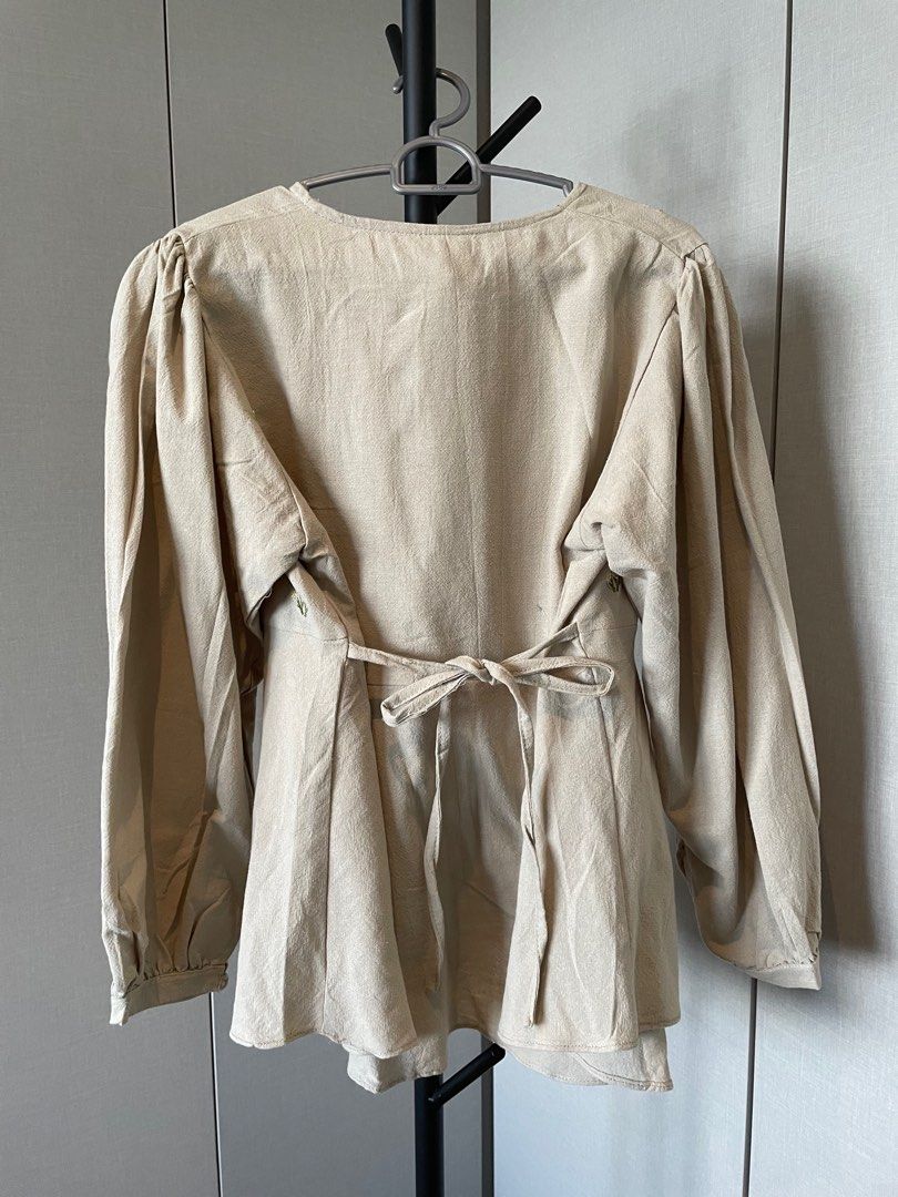 Happy Vibes Nude Top, Women's Fashion, Muslimah Fashion, Tops on Carousell